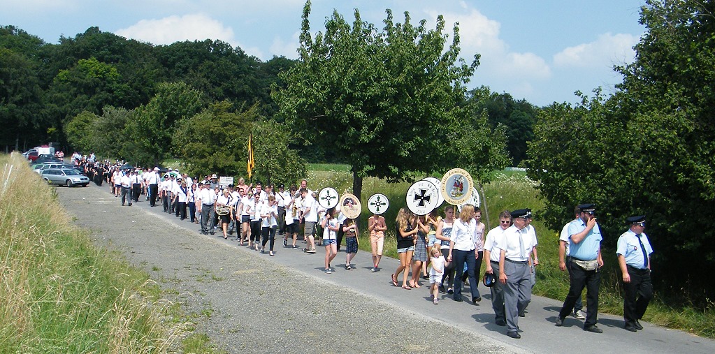 Sonntag Umzug in der Waldstrasse